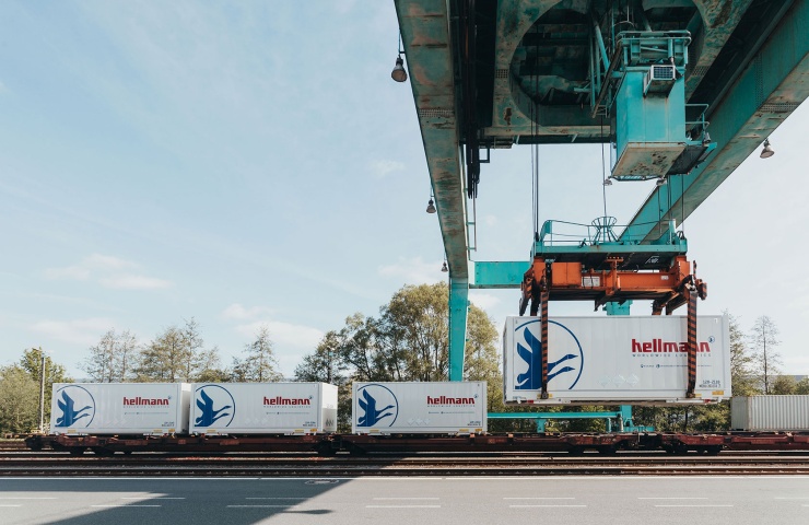 Rail Solution - Loading Container
